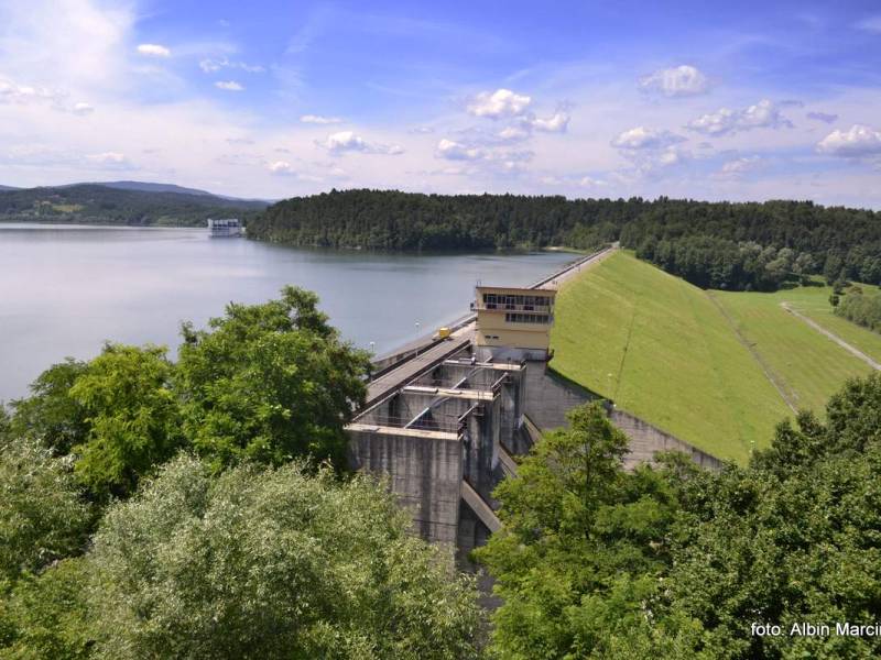 Zapora w Dobczycach nad Jeziorem Dobczyckim